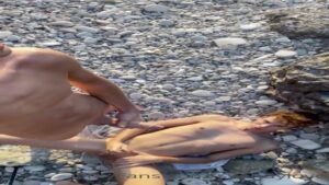 Jerking off at the beach and cumming over my boyfriend – Sve